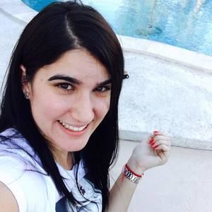 Meet your Posher, Laura